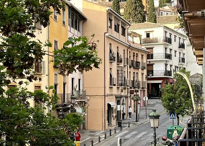4 Balconies House, Central And Near The Alhambra